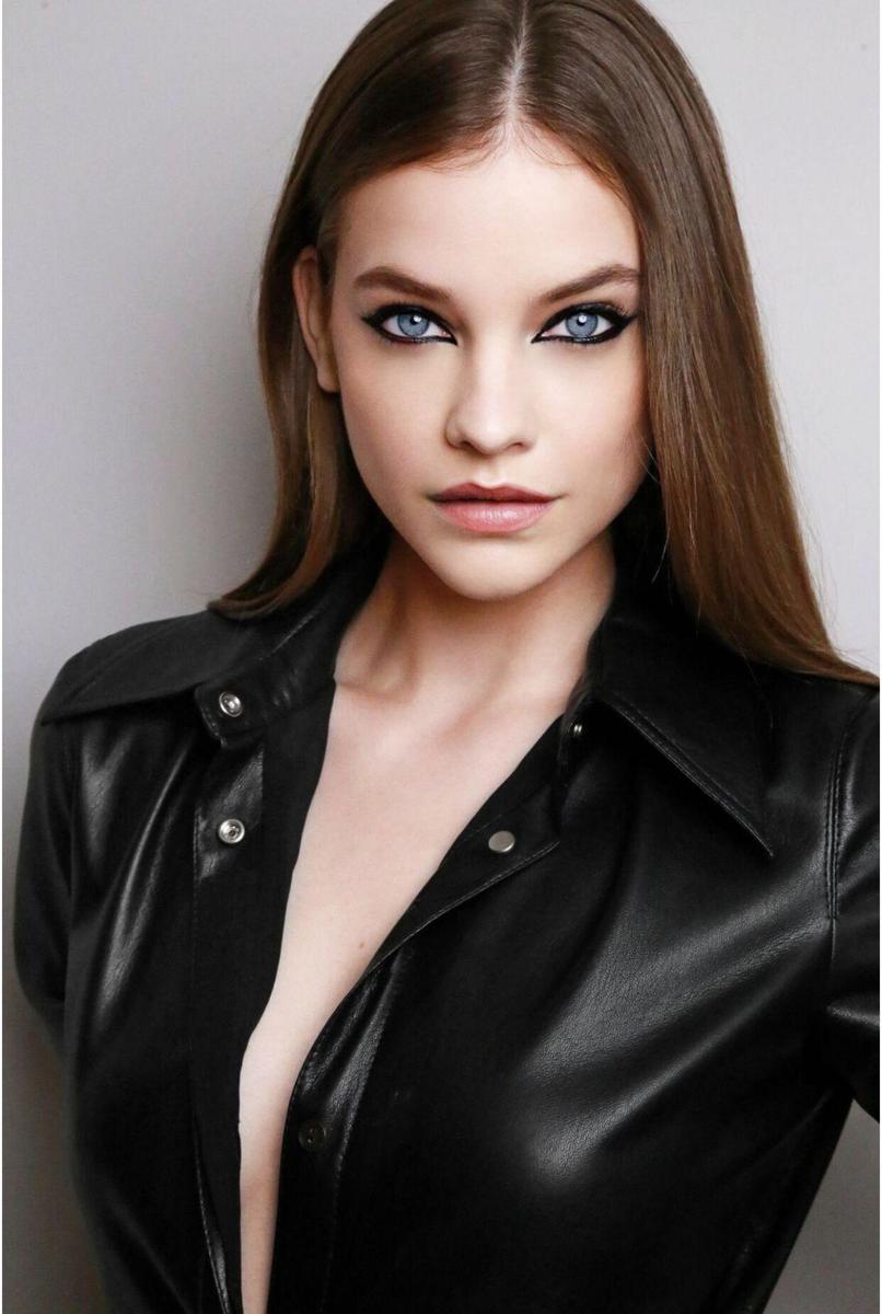 barbara-palvin-mtv-ema-portrait-10-31-20