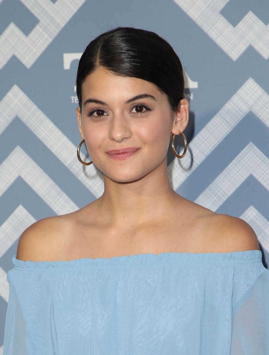 sofia-black-d-elia-at-fox-tca-after-part