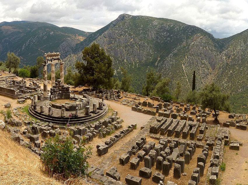Mount-Parnassus-Delphi