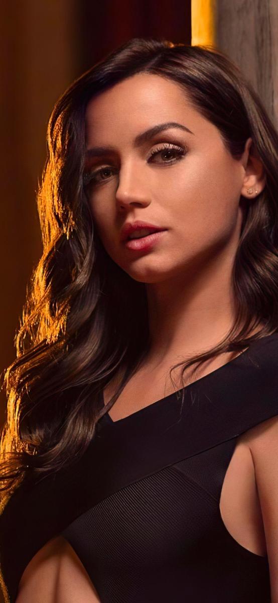 ana-de-armas-no-time-to-die-photoshoot-5