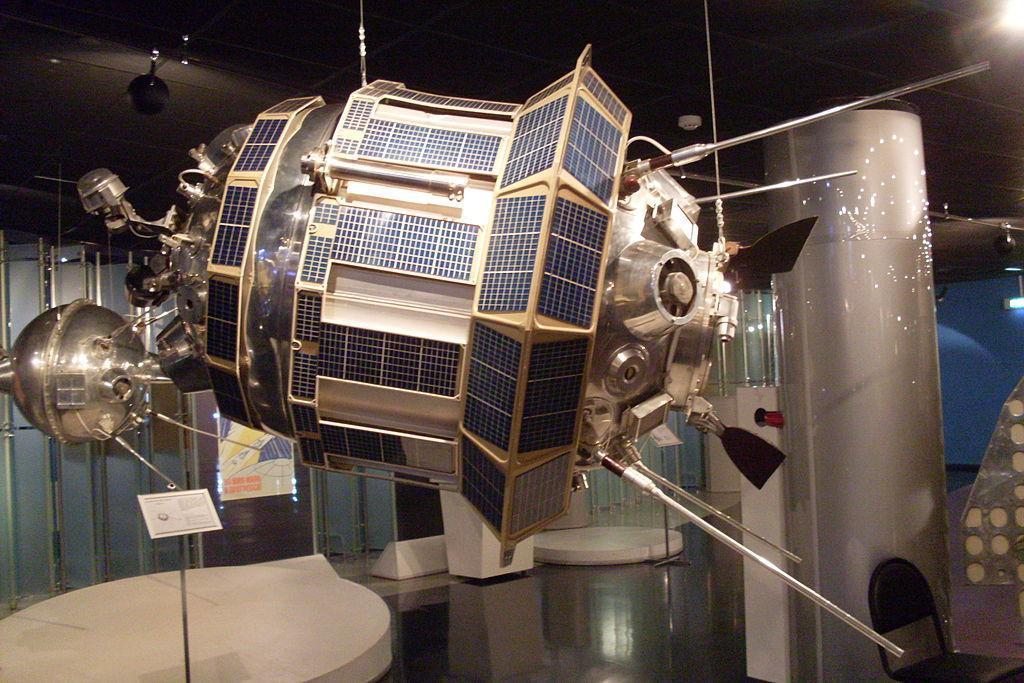1024px-Luna-3 Memorial Museum of Astrona