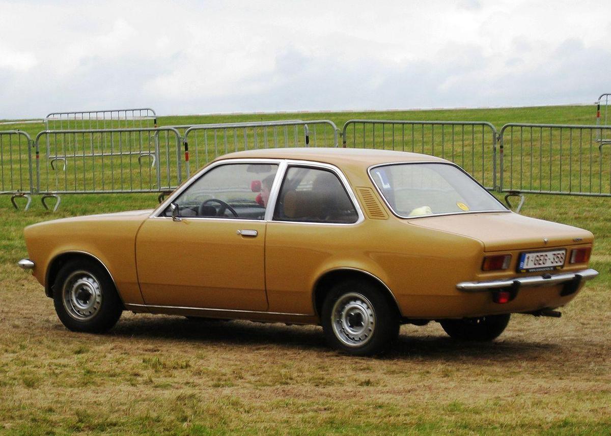 opel kadett c heckansicht