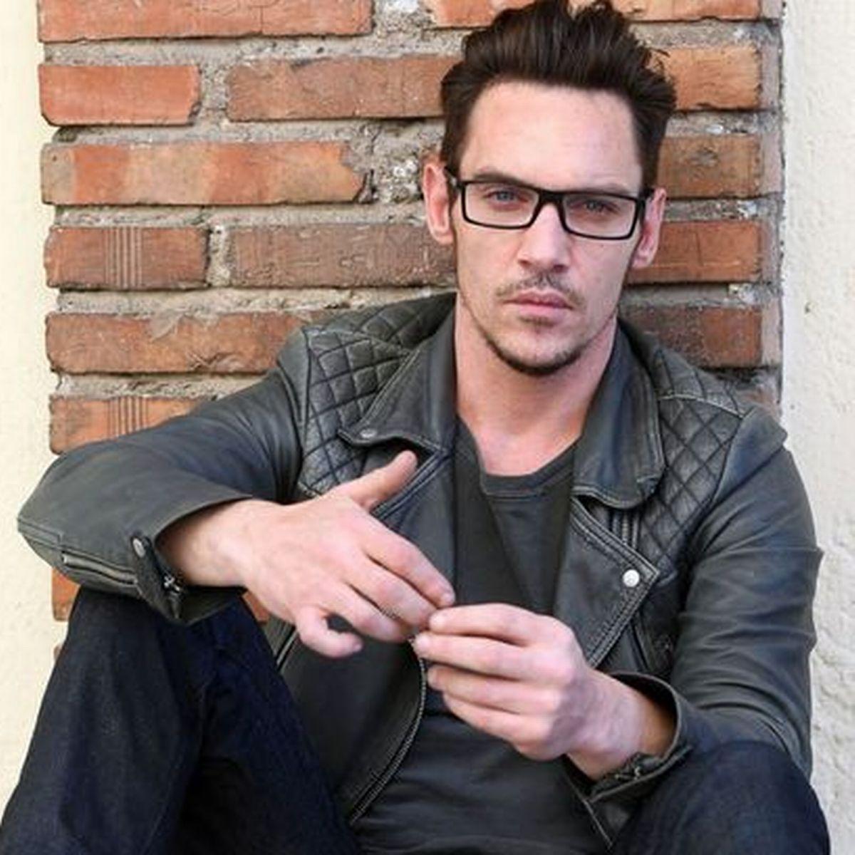 0 Jonathan-Rhys-Meyers