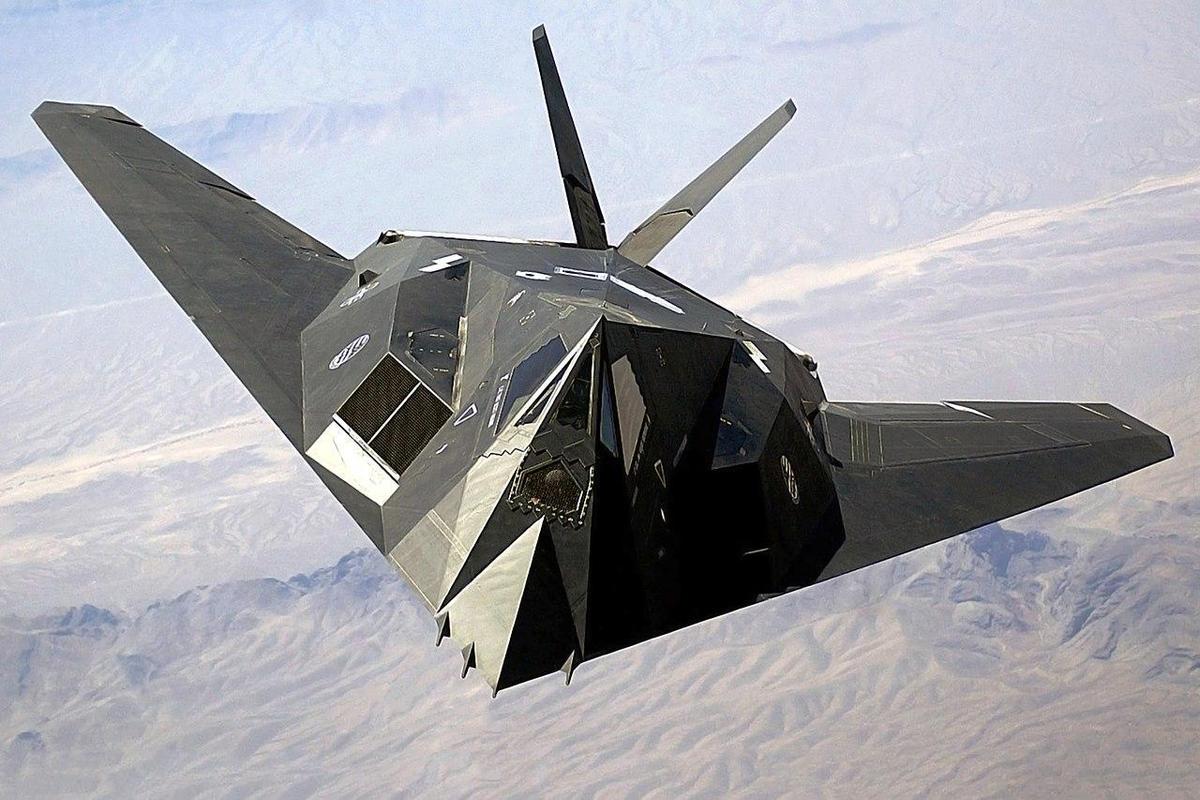 1280px-F-117 Nighthawk Front