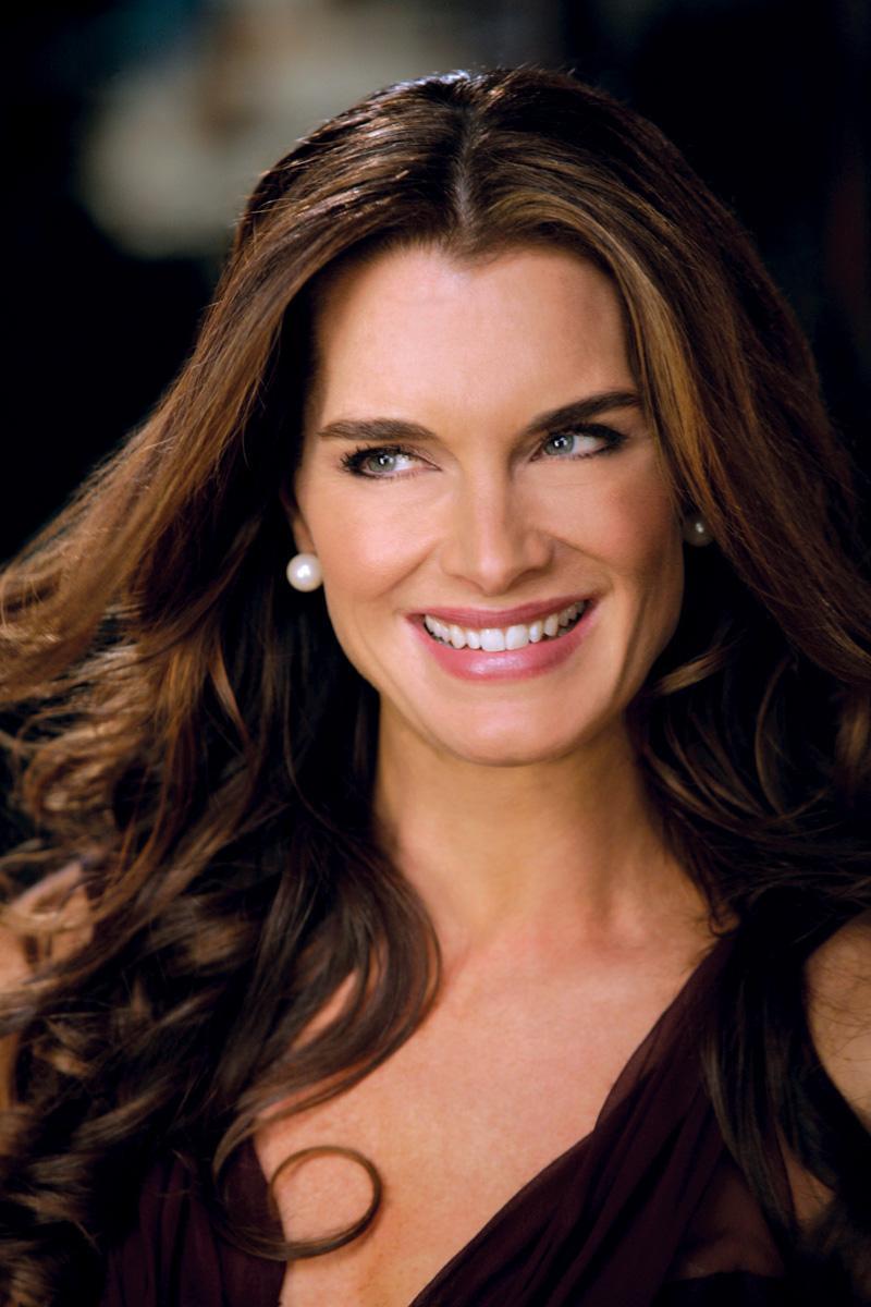 6fbf39 5623 Brooke Shields lipst big