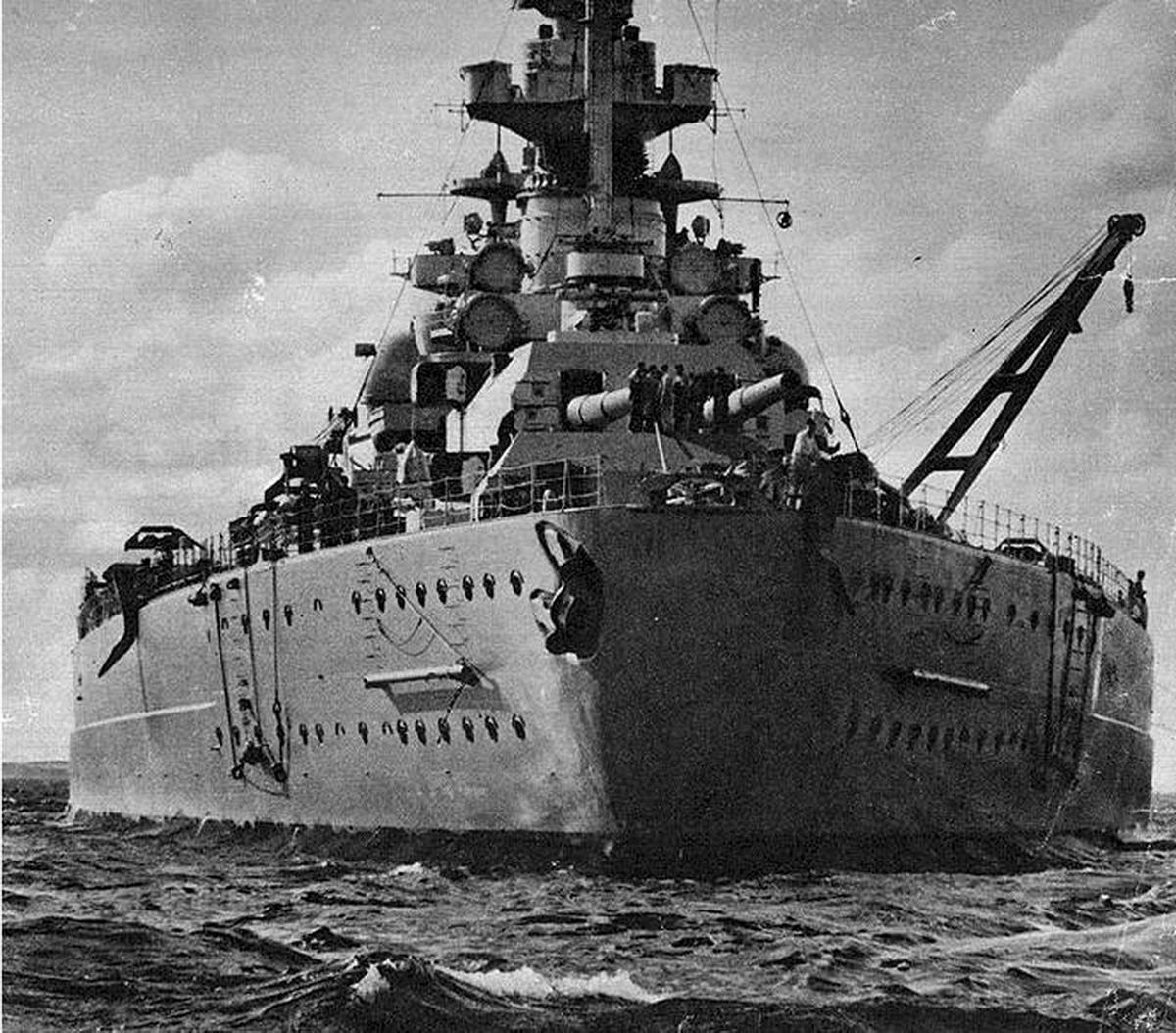 frontSternofbattleshipBismarck