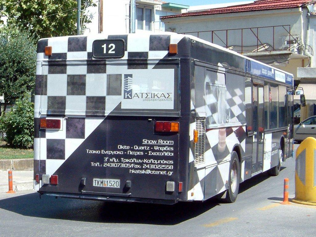 stadt-bus-trikala-schachbrett--43568