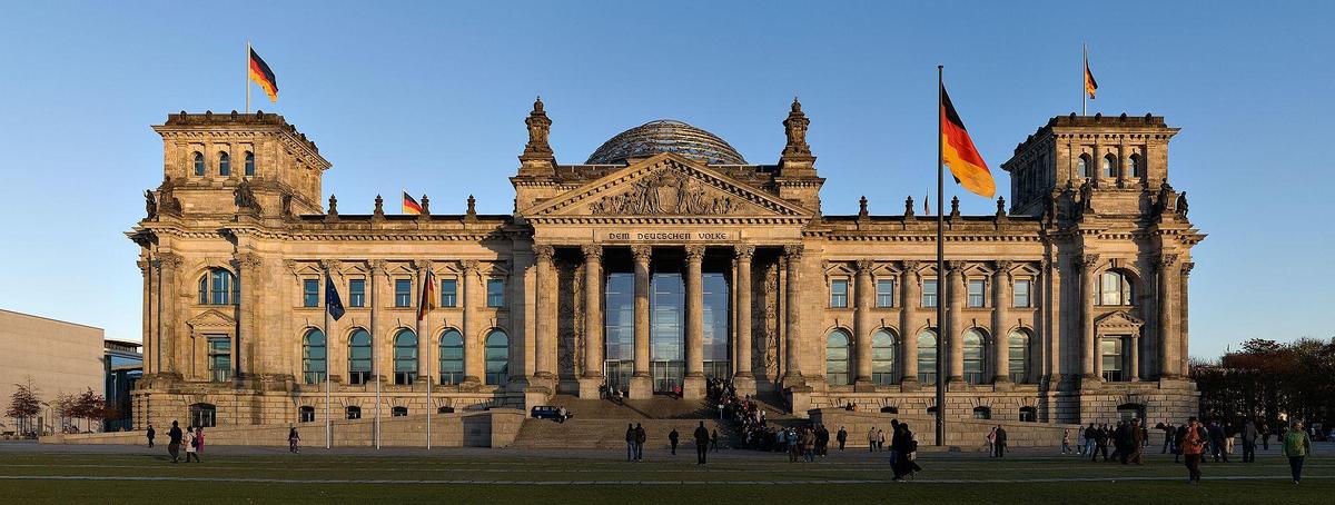 1920px-Reichstag building Berlin view fr