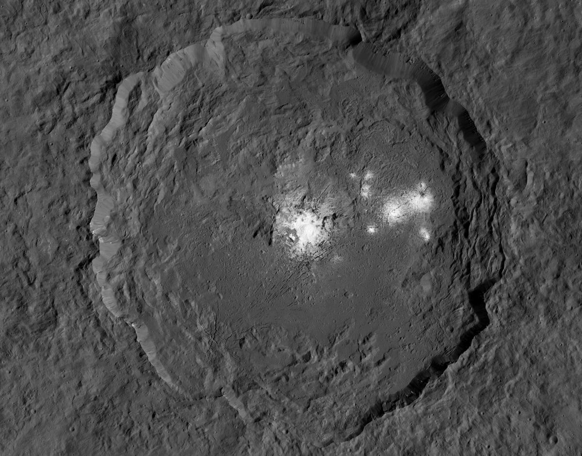 image 3722 2e-Ceres-Bright-Spots