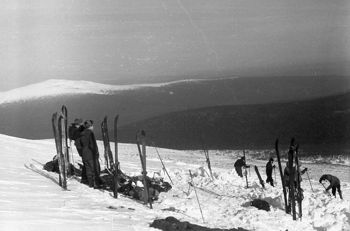 Dyatlov-pass-1959-search-004