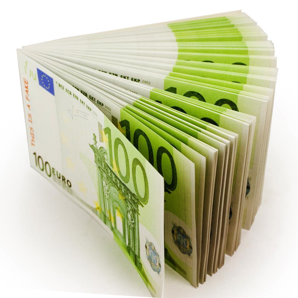 geldbuendel-100-euro-scheine-notizblock-