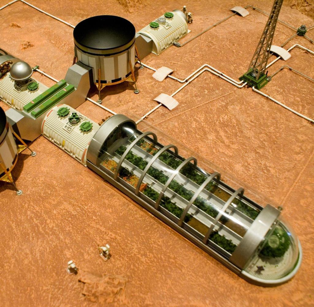 Model-of-future-Mars-base-with-two-cylin