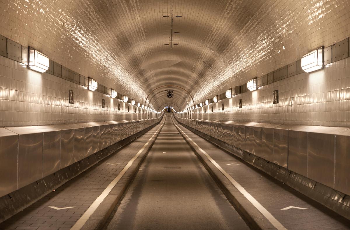 Alter Elbtunnel Hamburg menschenleer