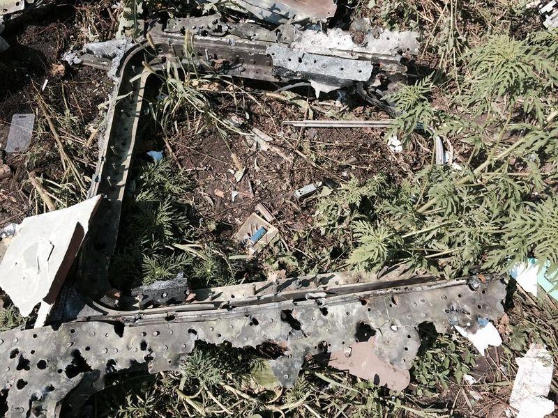 800px-MH17 window frame