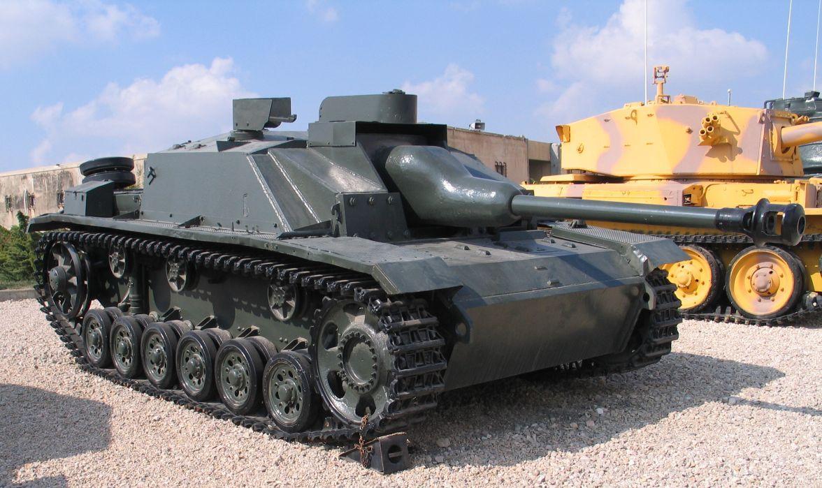 StuG III latrun 2