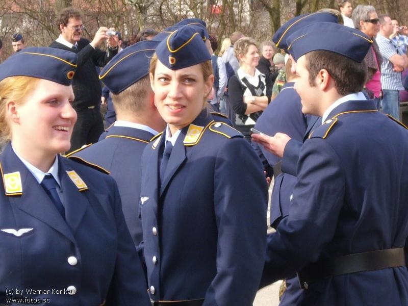 Tochter  Luftwaffe  Uniform  Frau in Uni