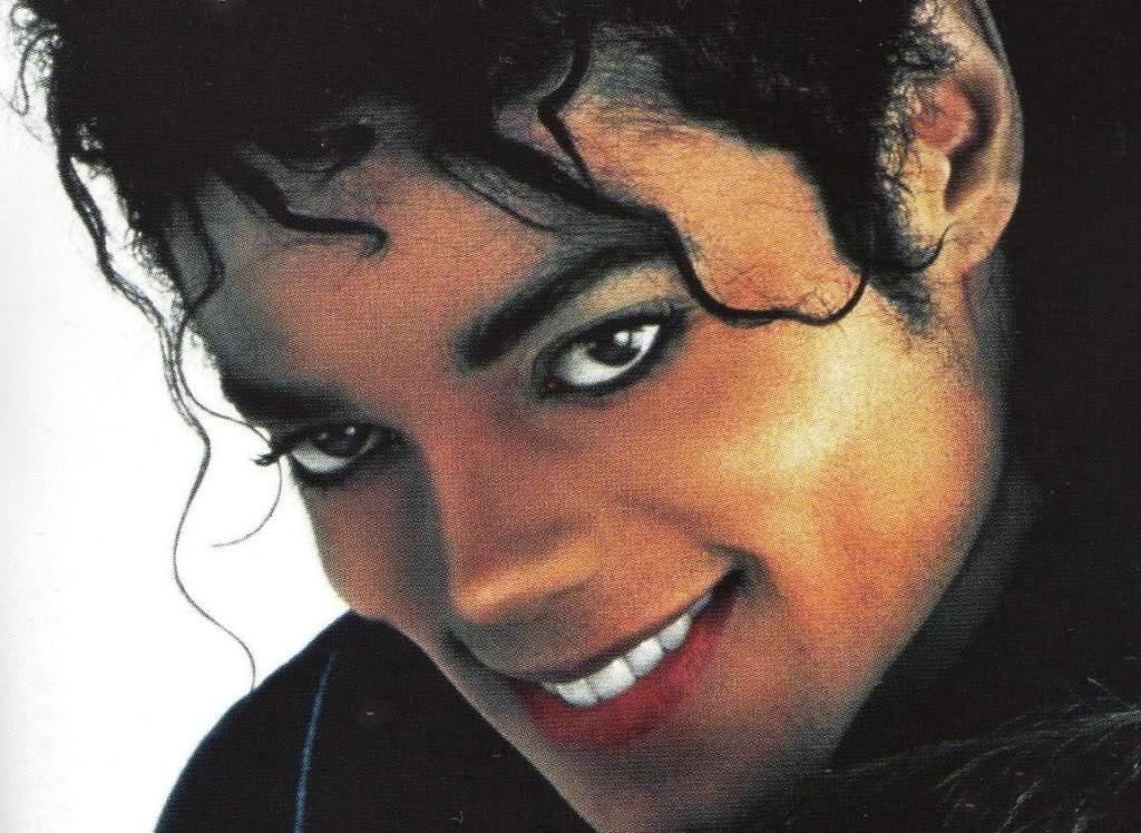 CLOSE-michael-jackson-17057227-1154-843