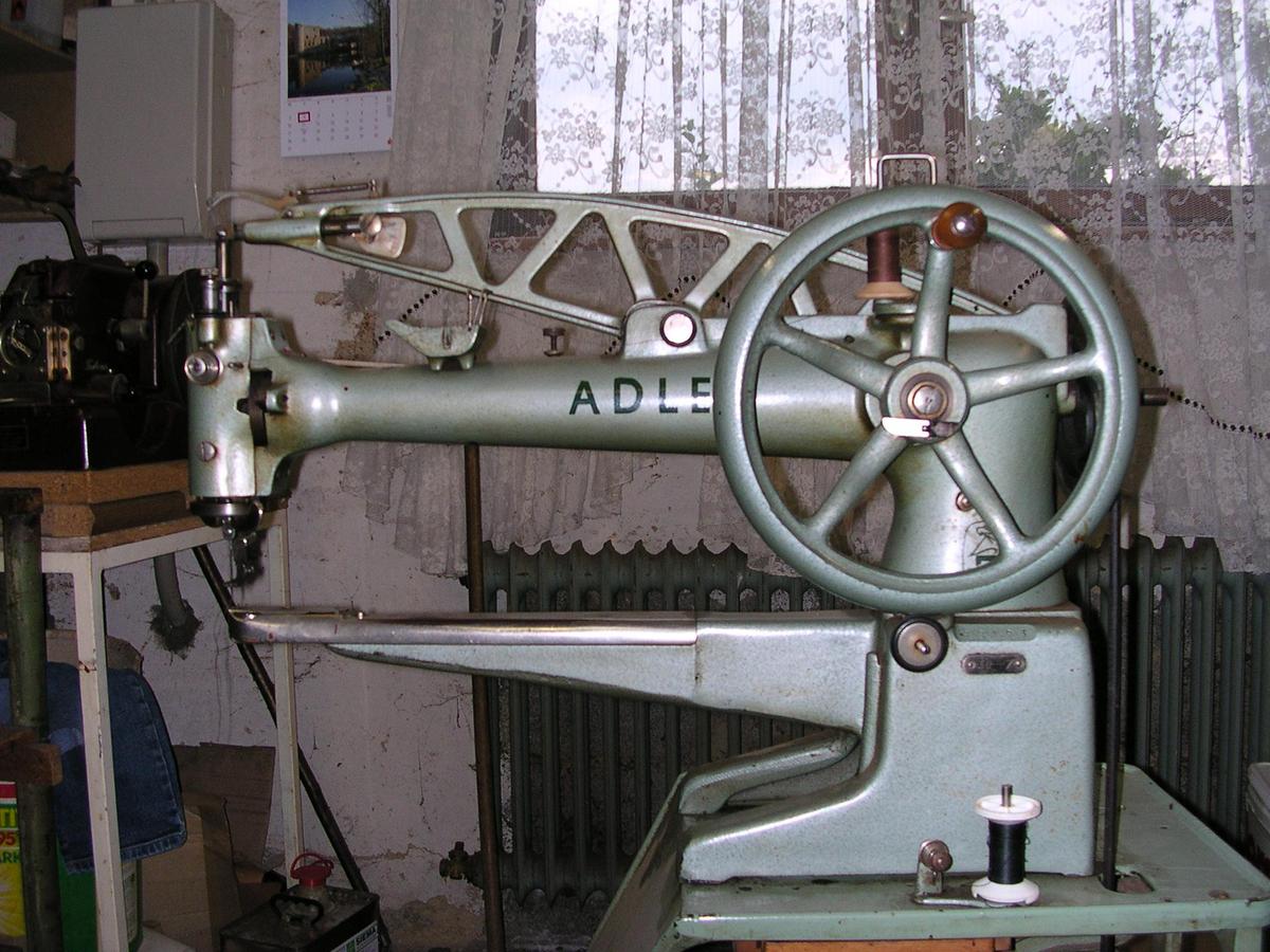 t8d2fd0 Adler SchusternC3A4hmaschine 2