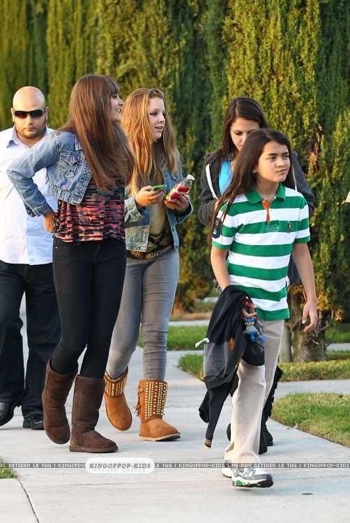 Blanket-Jackson-with-his-sister-Paris-an