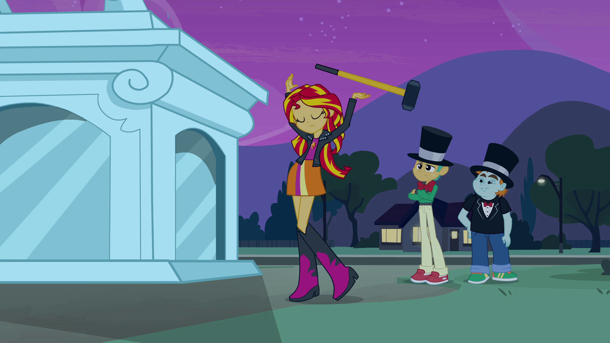 Sunset Shimmer drops sledgehammer EG