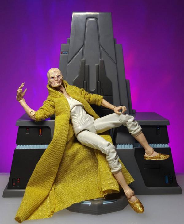 Gamestop-Black-Series-Snoke-00  scaled 6