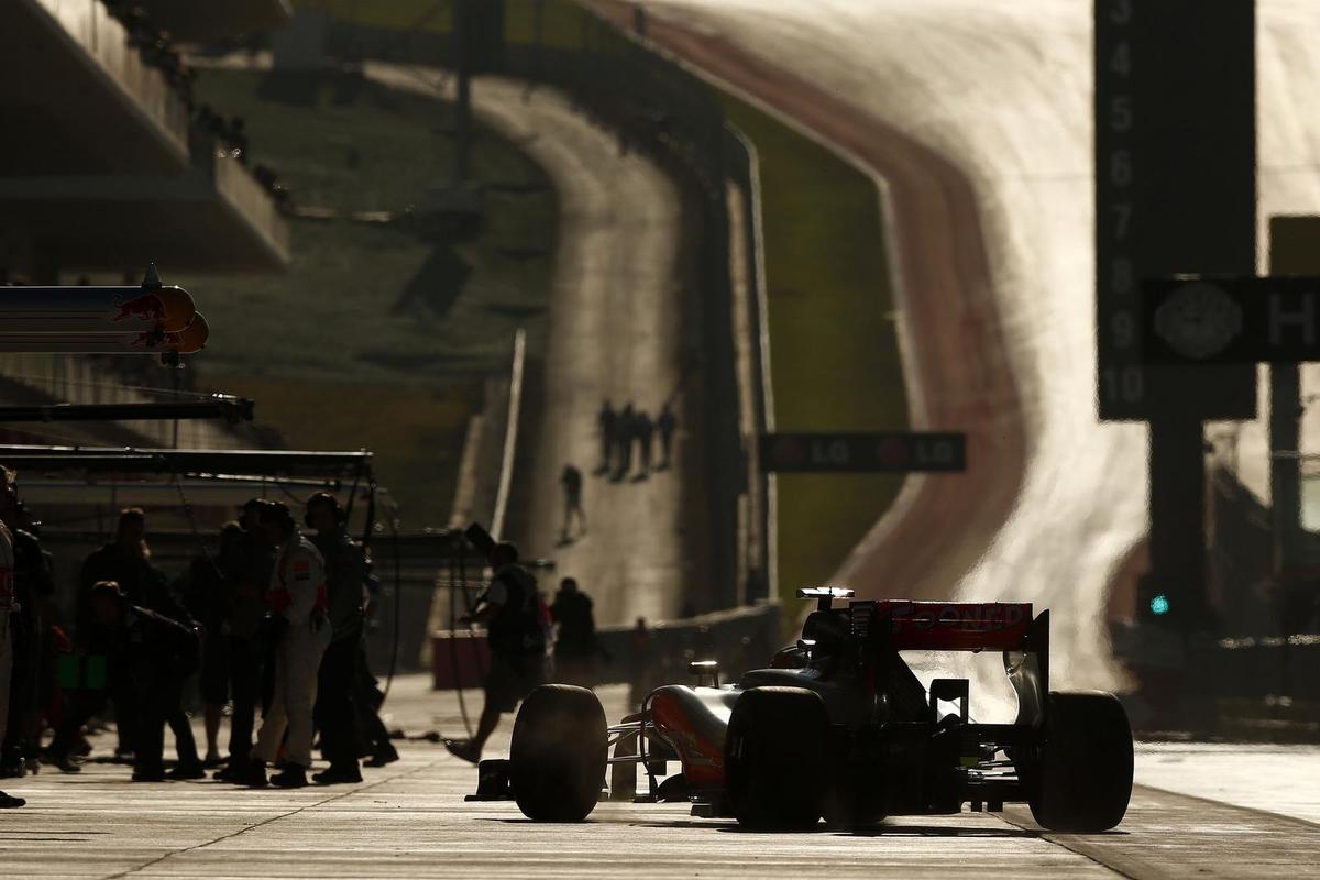 c1df46 gp austin turn 1 look to pitstop