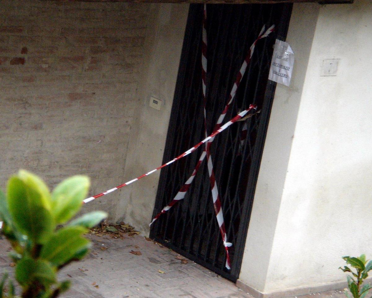 Perugiacrimescene-frontdoor