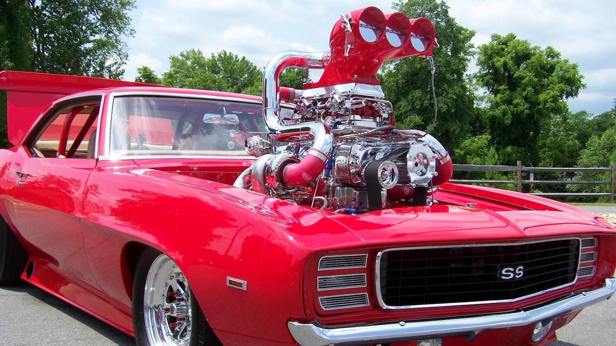 muscle-car-engine-showdown-0