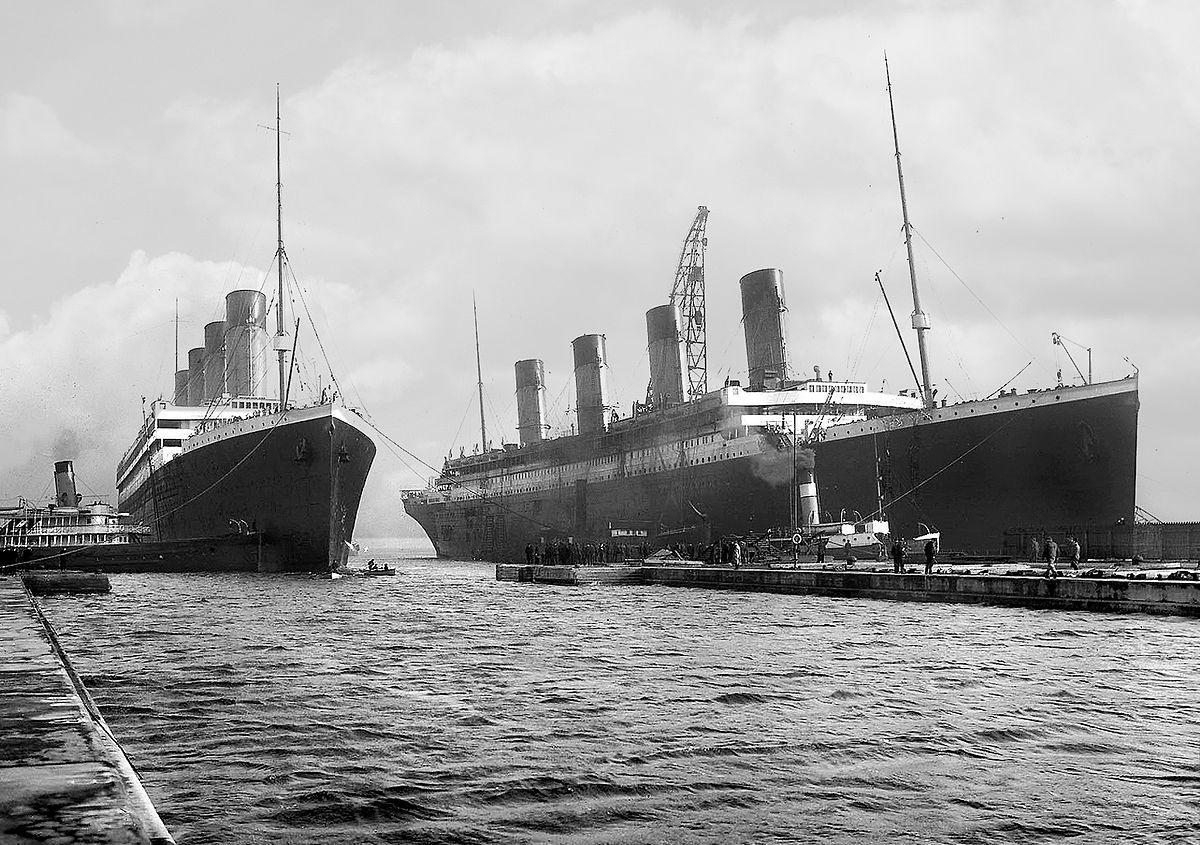 1200px-Olympic and Titanic crop