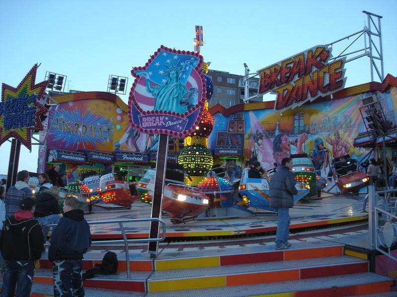 Kirmes Hellersdorf Schausteller und Fahr