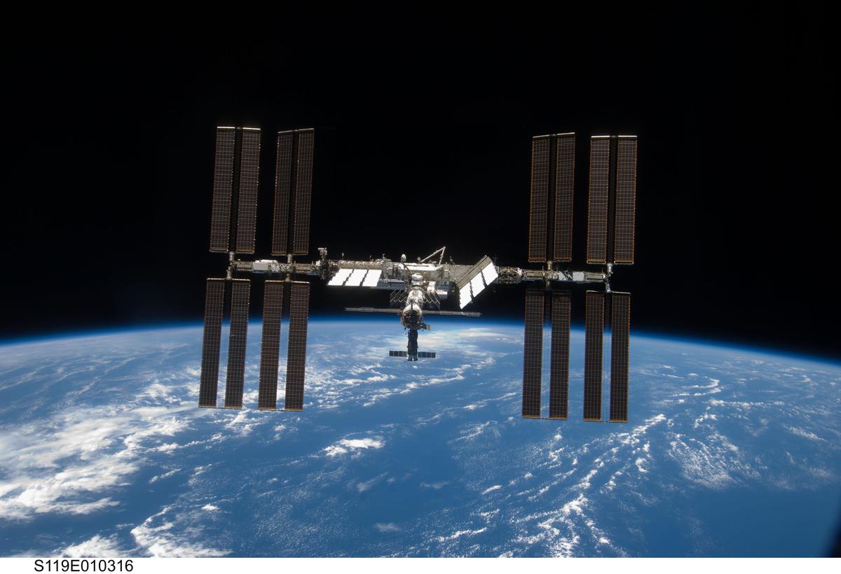 iss sts119 big