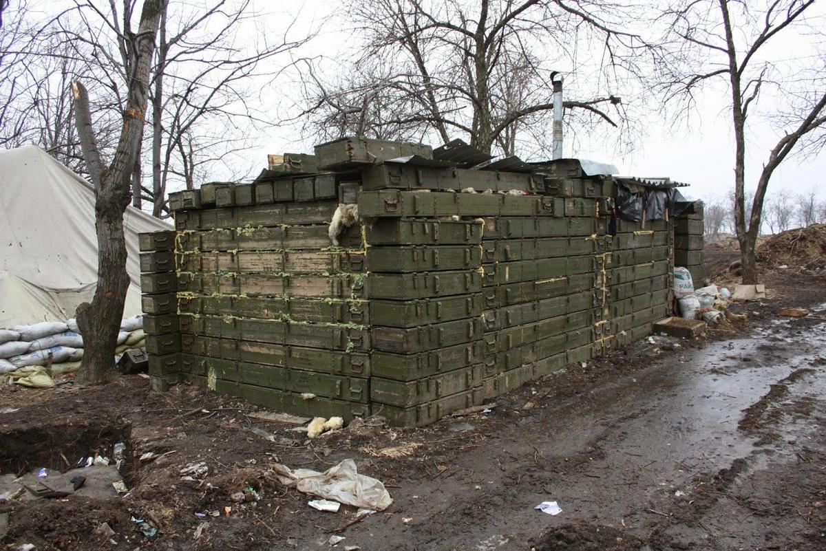 Ukr-ammo-box-storeroom-Dbalt-red