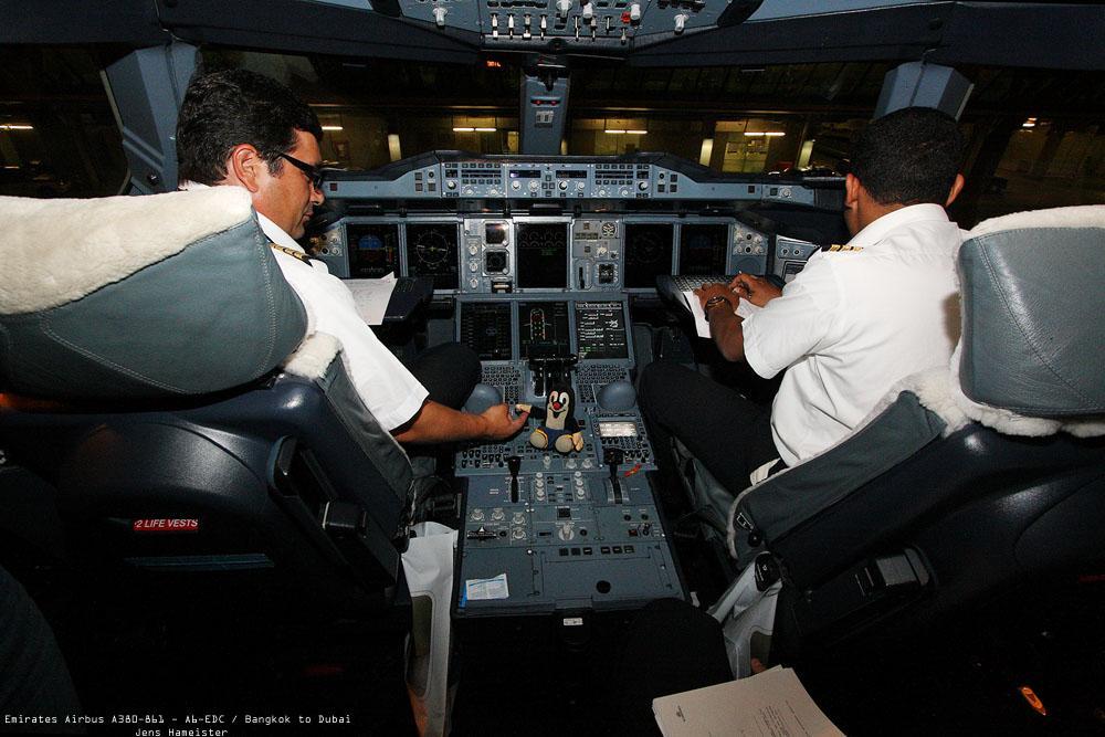 A380-Cockpit-I-a24057156