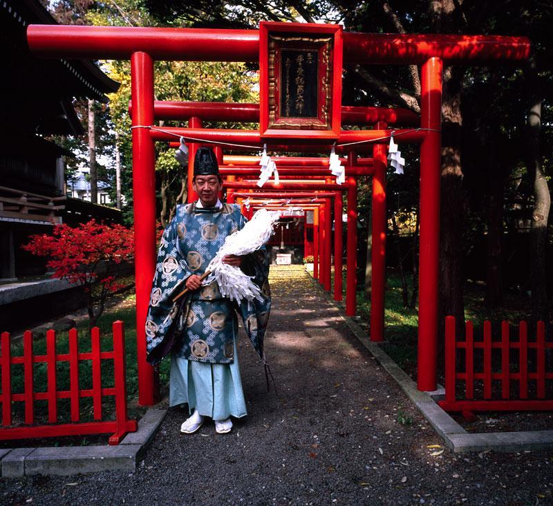 shinto priest