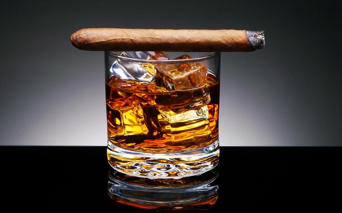 Whisky-Ice-Cigar-hd-image