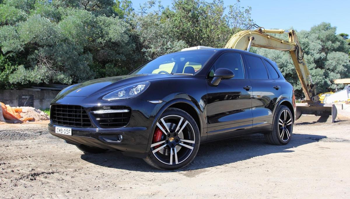 Porsche-Cayenne-Turbo-S-2