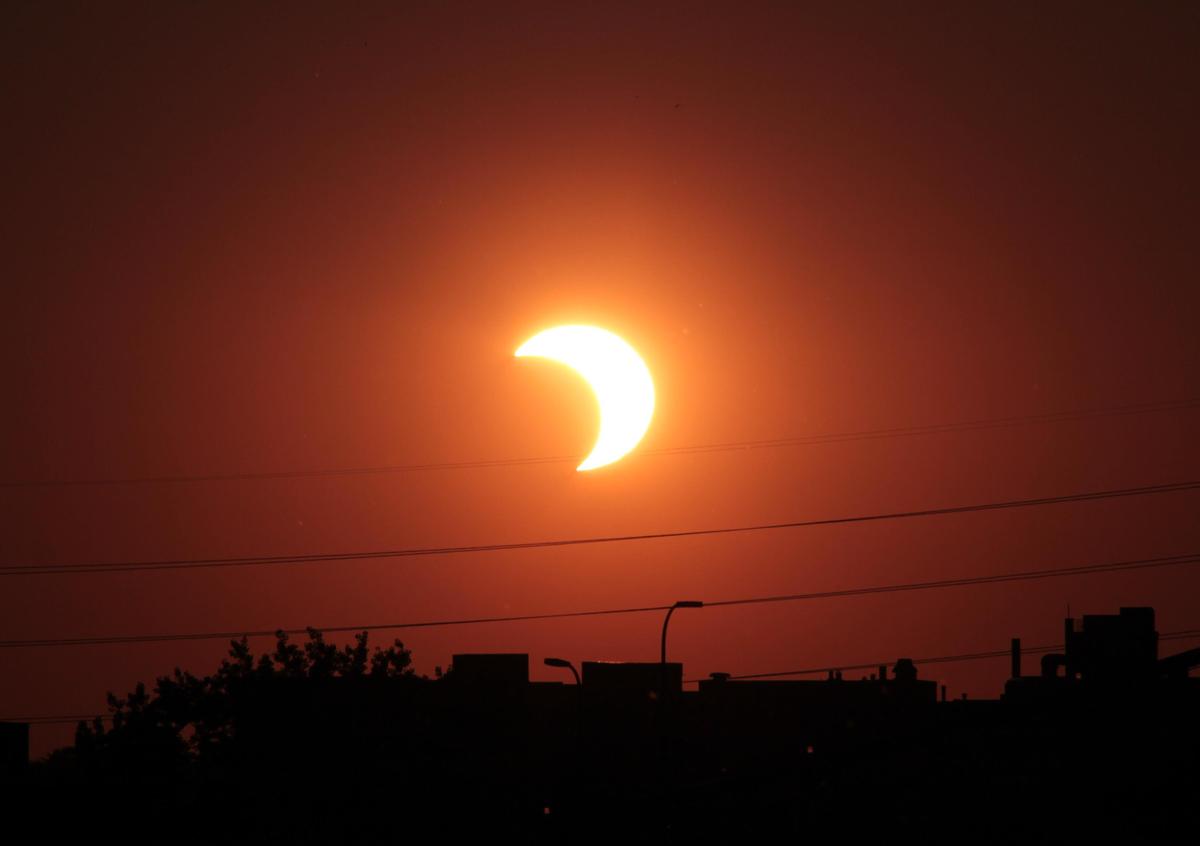 Partial solar eclipse may 20 2012 Minnea