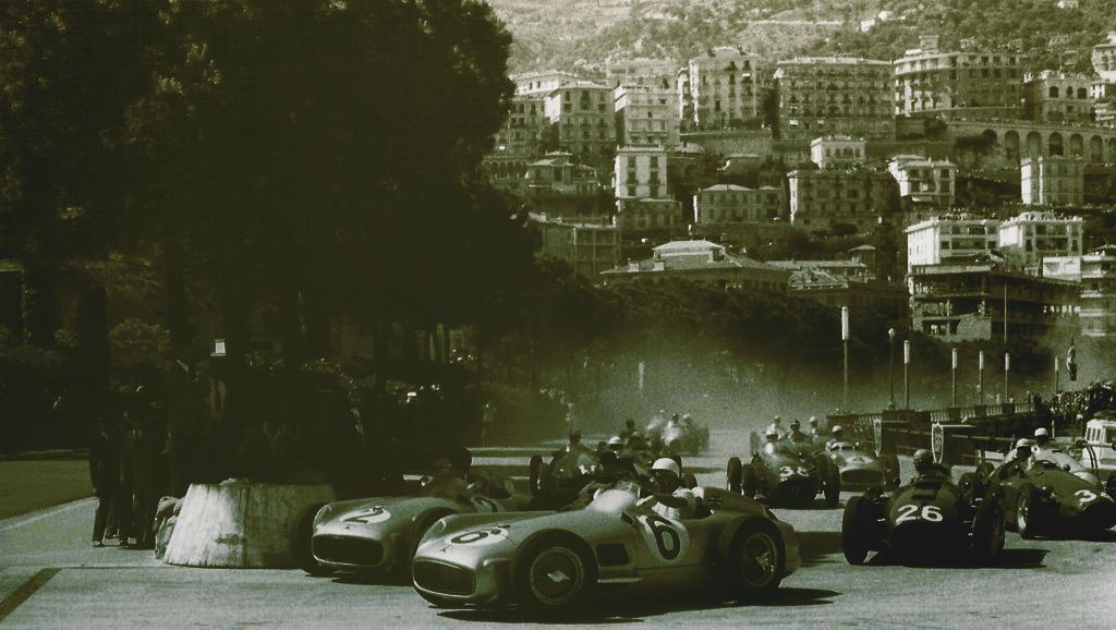 dbac2e 1955 Fangio  Moss leading Monaco 