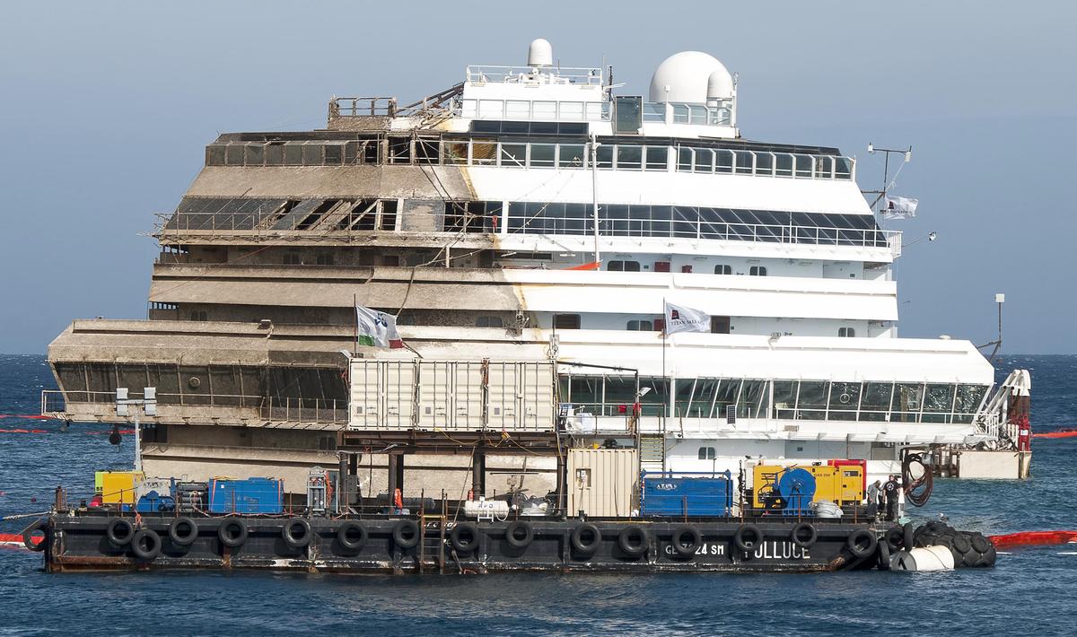 Costa Concordia parbuckling 18