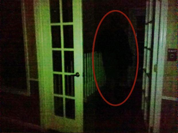 Real-Ghost-Pictures-The-Shadow-People-2