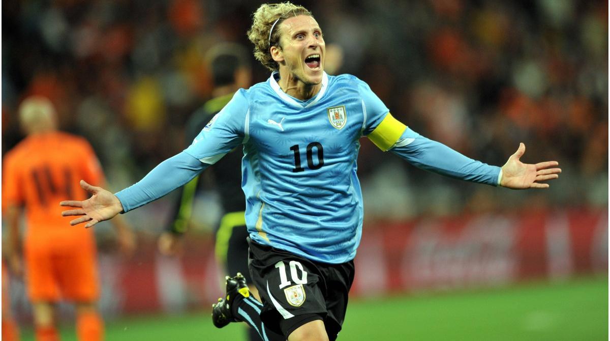 diego-forlan-uruguay-1529320825-16164