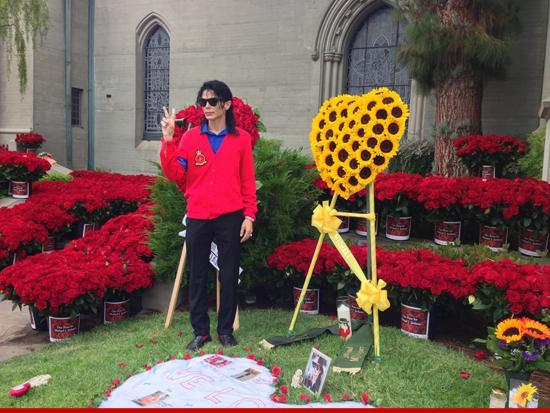 0625-michael-jackson-forest-lawn-1