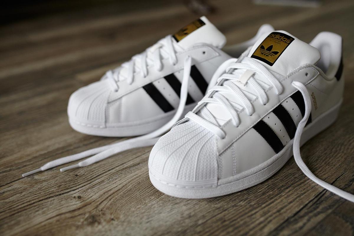 adidas-superstar-j-w-schuhe-weiss-schwar