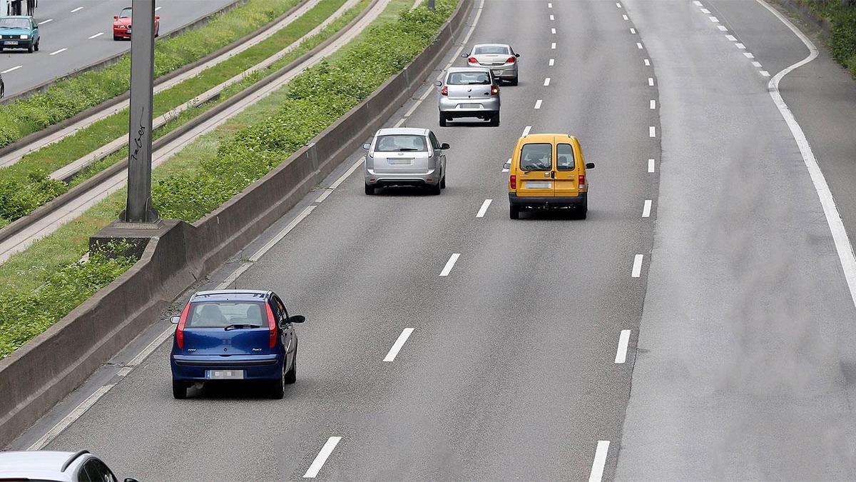 Schleicher auf der Mittelspur der Autoba