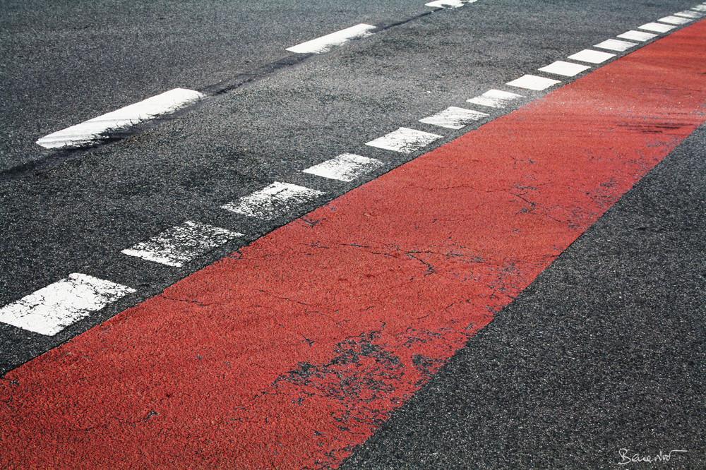 Strassenmarkierungen-Street-Marks-120110