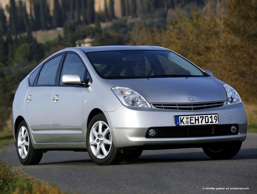 015 toyota-prius-2-20031