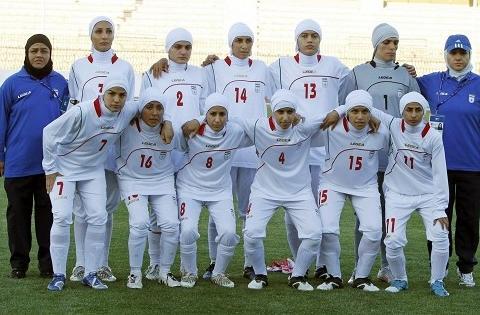 Iran-Fussballerinnen-2