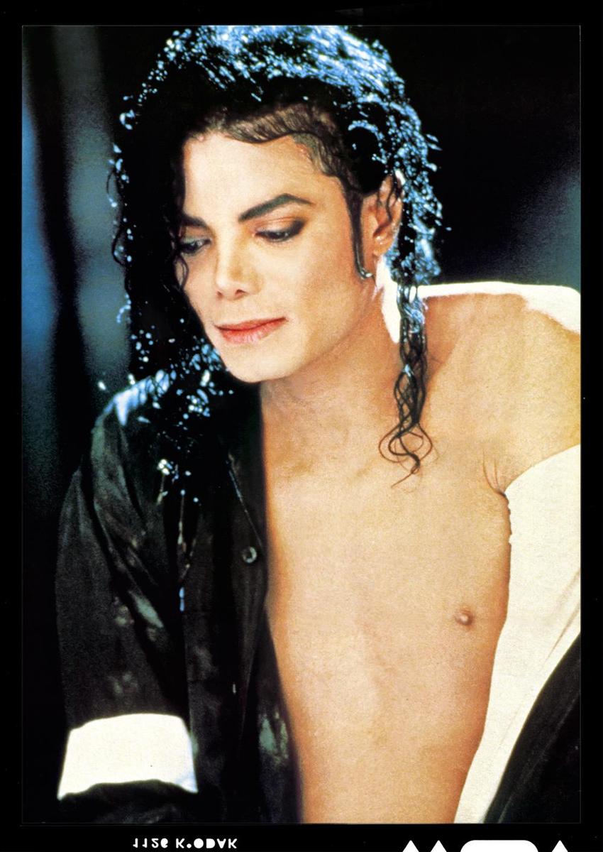 Michael-Jackson-Black-or-White-michael-j