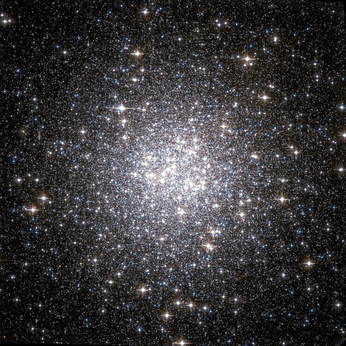 Y356SF Messier 53 Hubble WikiSky2
