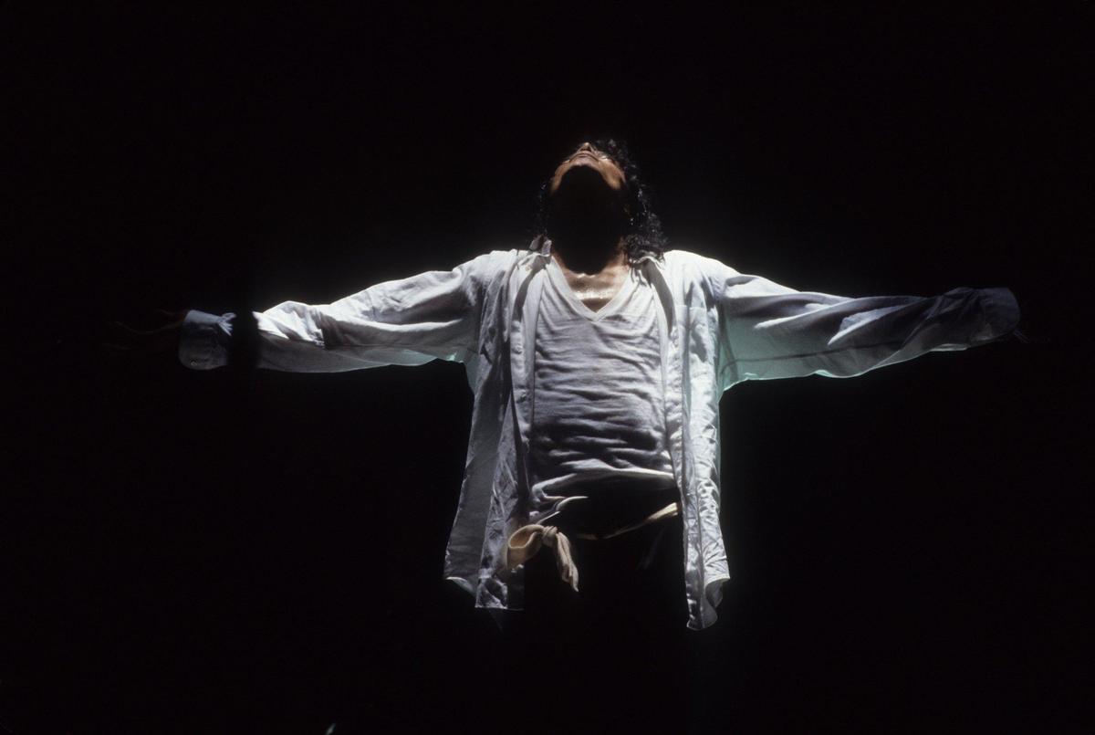 Bad-Tour-michael-jackson-12478519-2560-1